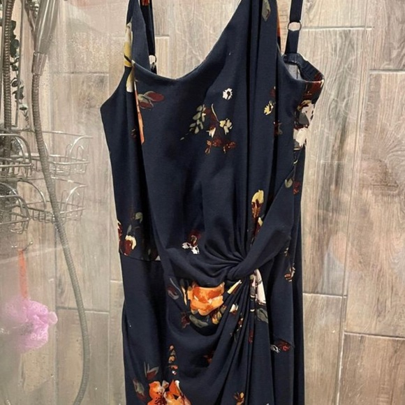 Nine Britton navy floral print midi dress - Picture 2 of 3